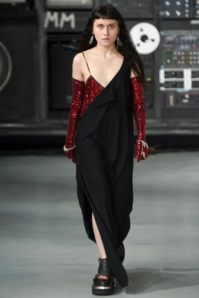 Look 28